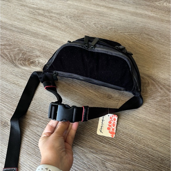 Caraa Sling VelvetSmall in Black - Picture 6 of 10